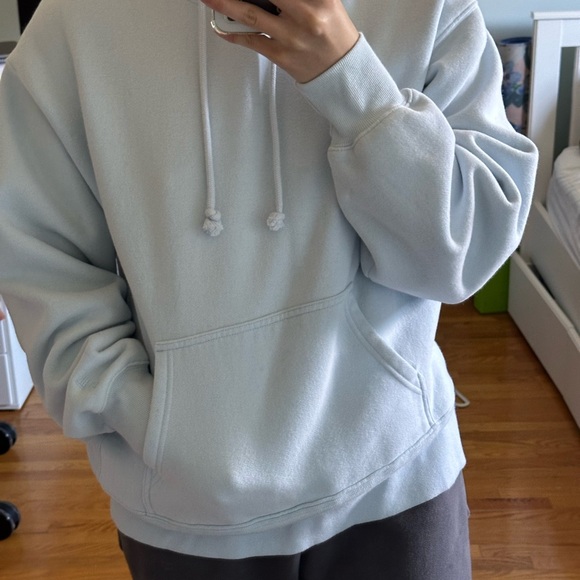 *SOLD* Cozy AF Boyfriend Hoodie size 1 TNA Aritzia - Picture 2 of 8